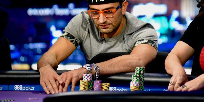 Chiến thuật bluff Poker HitClub đúng lúc giúp áp đảo đối thủ