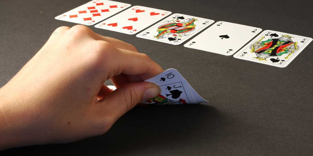 Hướng dẫn cách chơi mậu binh tại HitClub cho người mới